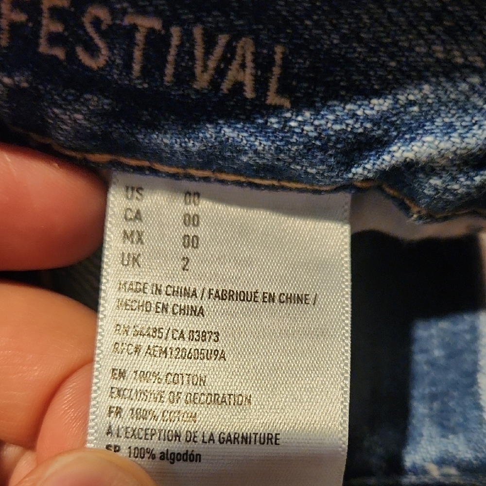 Distressed Denim Shorts - Picture 3 of 8